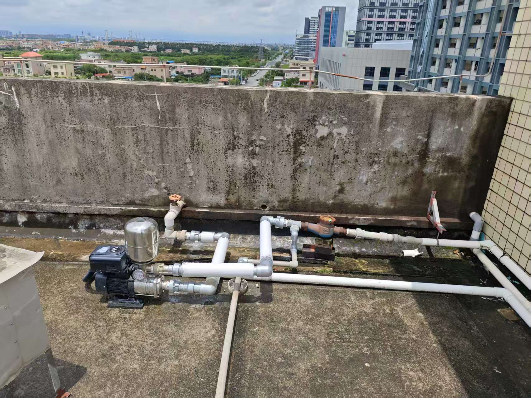 中学热水补水稳压改造｜毕信变频补水泵安装工程案例