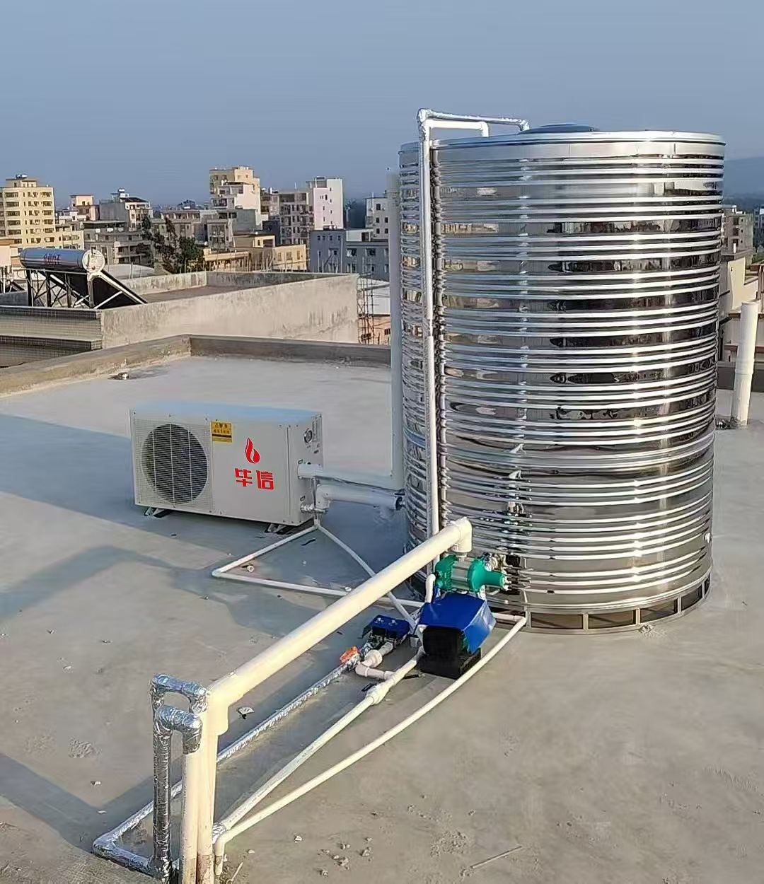 阳江自建房热水项目｜毕信 2 匹空气能多层楼房热水案例